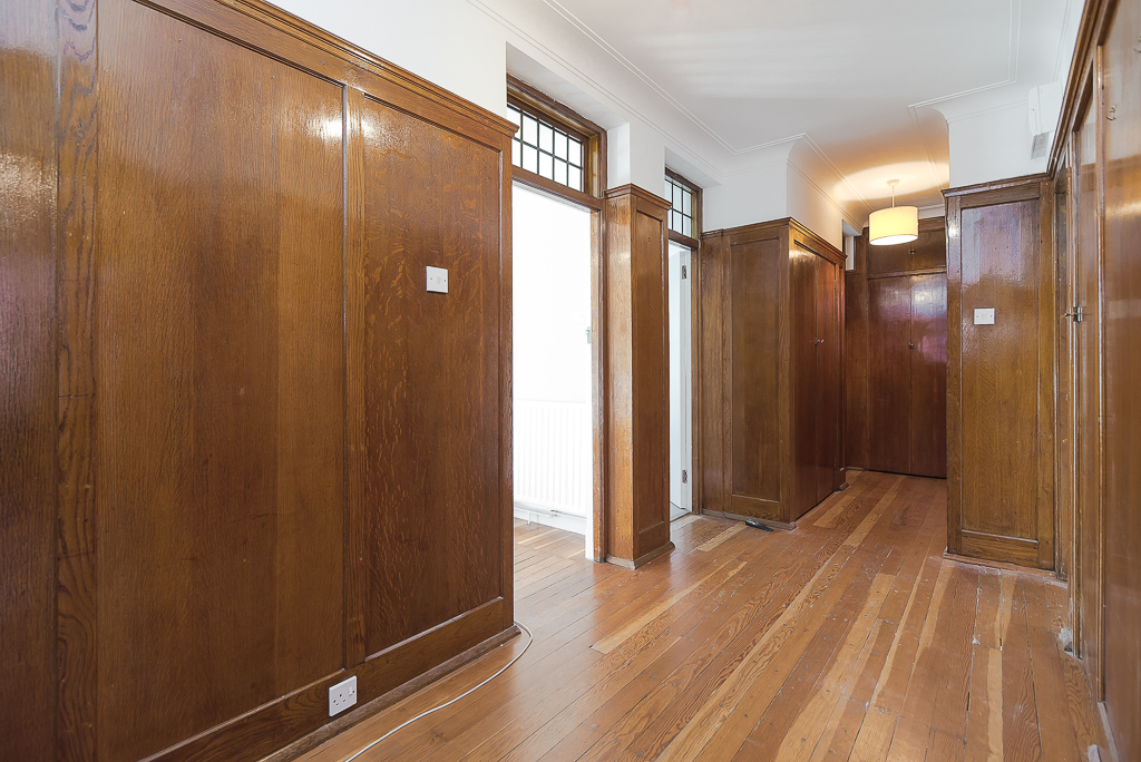 Flat 1 Harvard House SW15 – Hallway