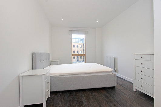 Wingate Square London Bedroom