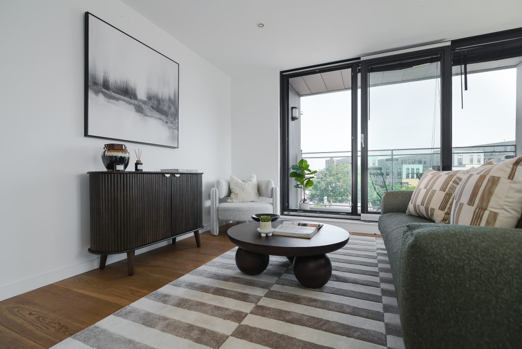 39 Hardwicks Sq – Lounge 2
