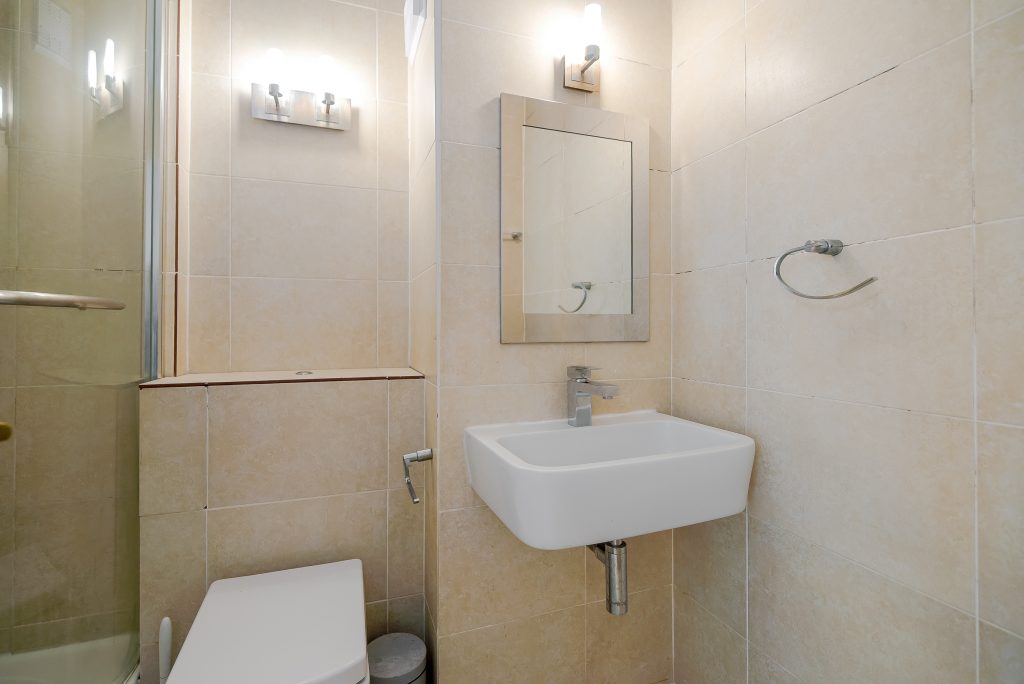Bathroom – – Flat 122 Park South, SW11