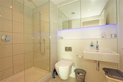 Ensuite - 39 Hardwicks Square SW18