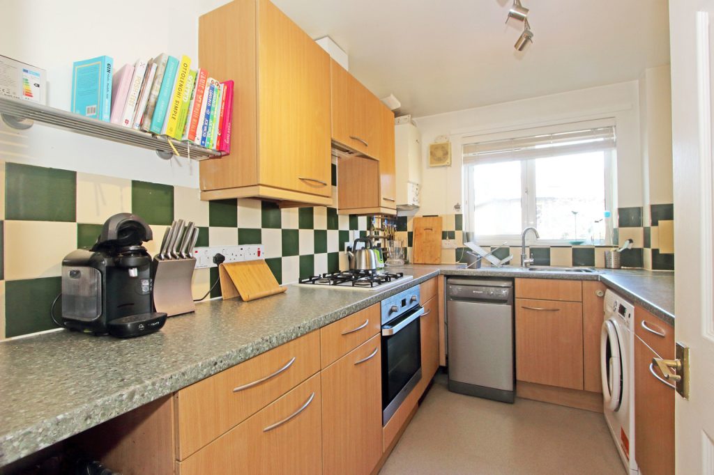 Flat 3, Rimini Court, SW18 – Kitchen