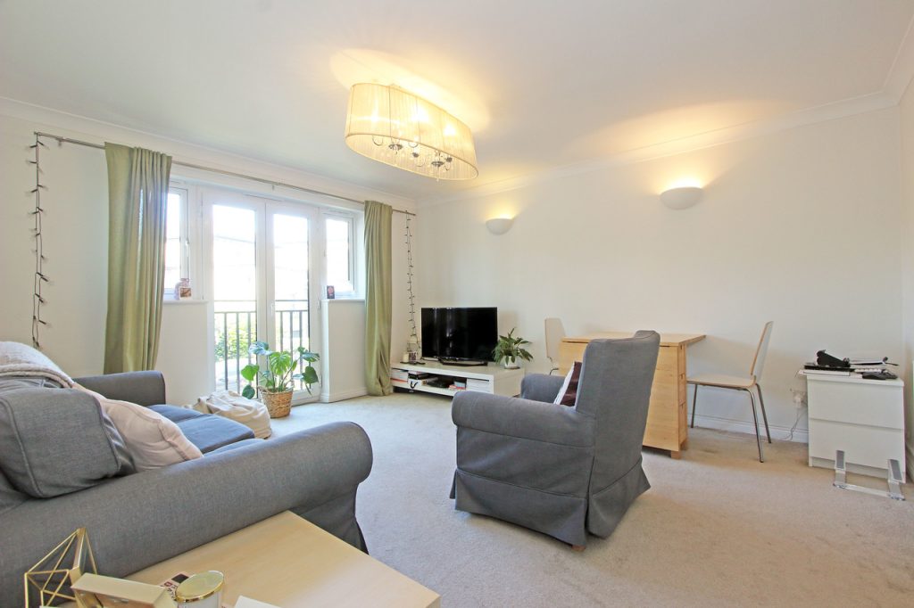 Flat 3, Rimini Court, SW18 – Lounge