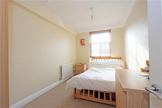 bedroom-2-174 Clapham Park Road