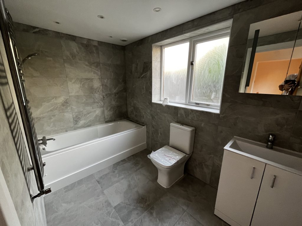 29 Ducie Street, SW4 – Bathroom