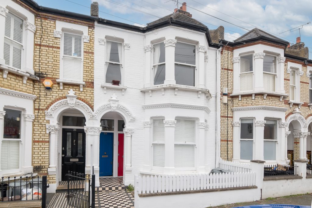 Outside 25a Marmion Rd SW11 –