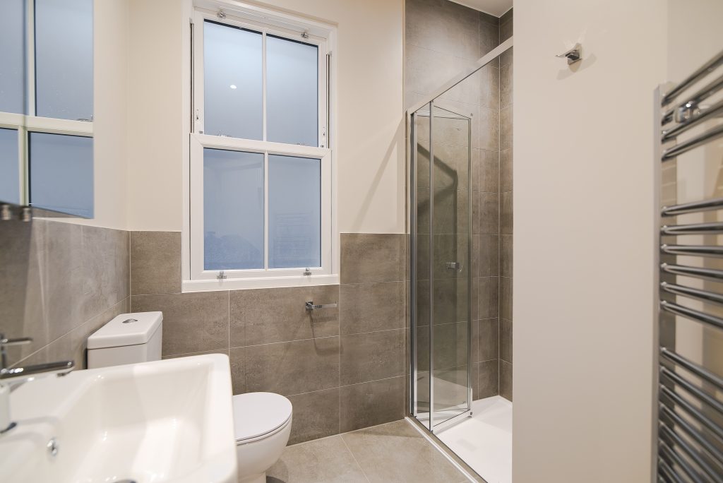 10a Cavendish Parade – Bathroom