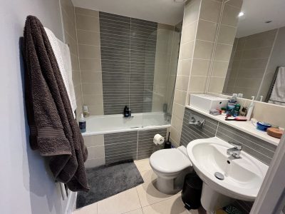 23 Camberwell New Road - Bathroom