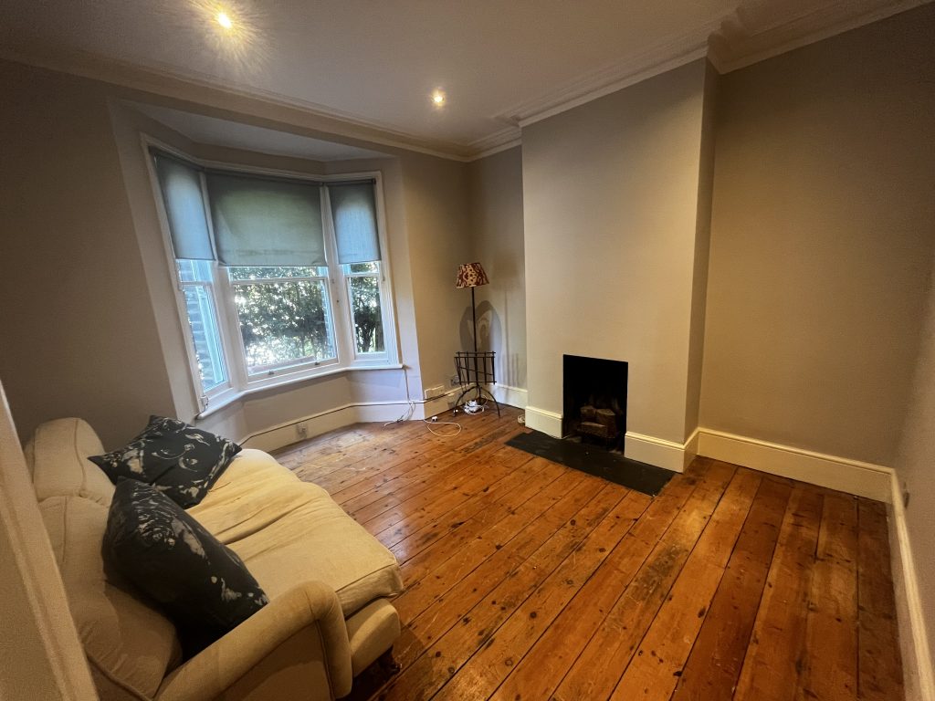 81 Grayshott Road, Battersea – Lounge