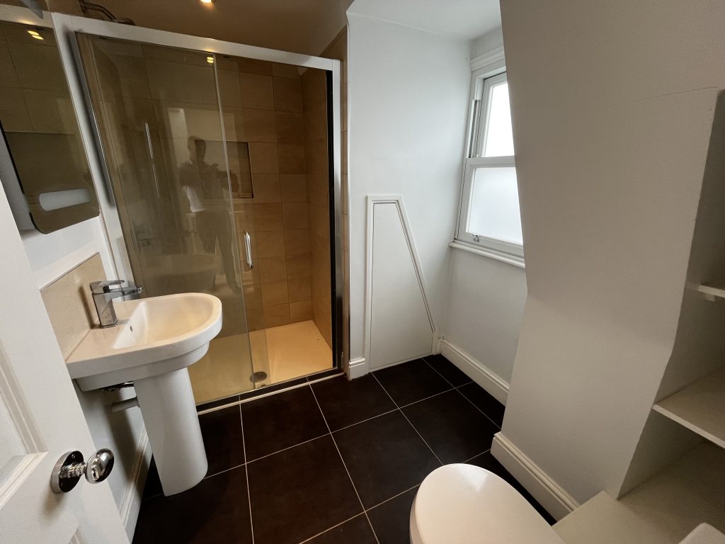 Bathroom 2 – 32 Norman Road SW19