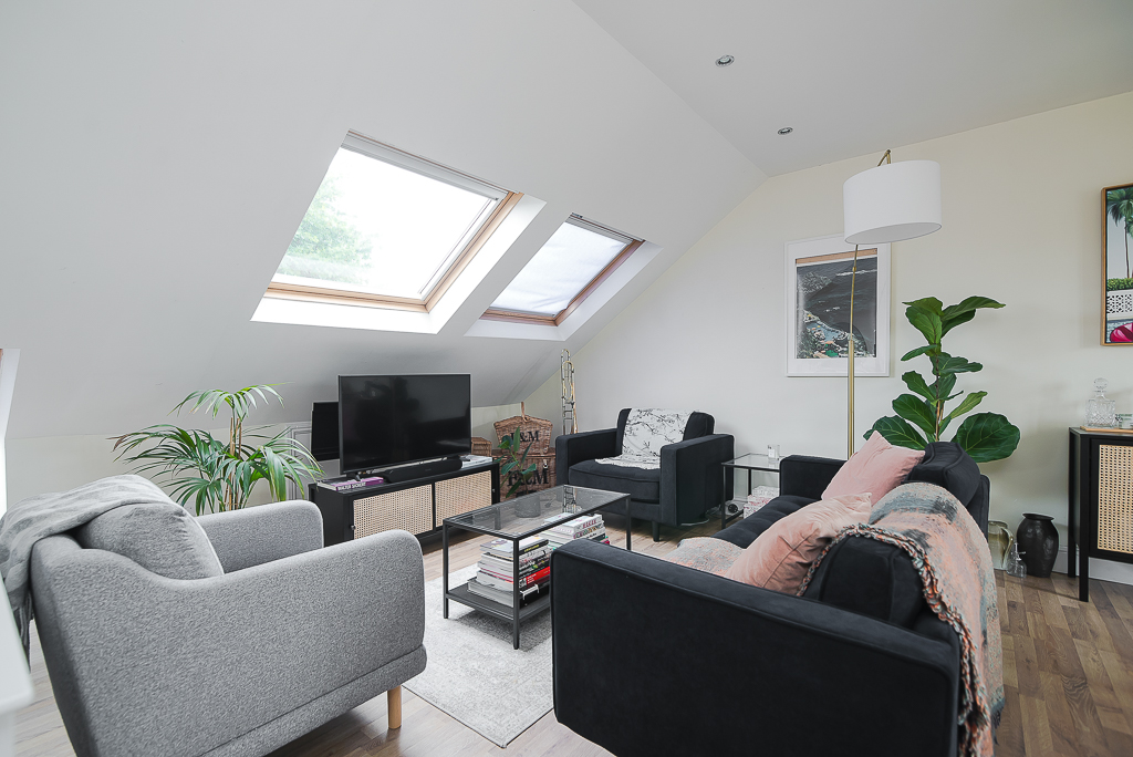 47 Fontenoy Rd – Lounge 2