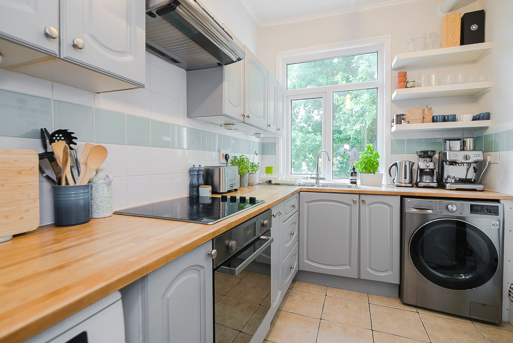 47 Fontenoy Rd – Kitchen