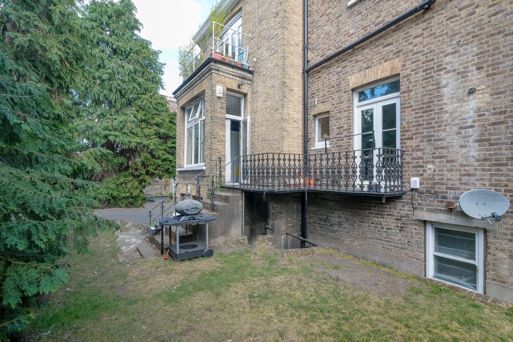 Shared Garden – 35B St Johns Avenue SW15