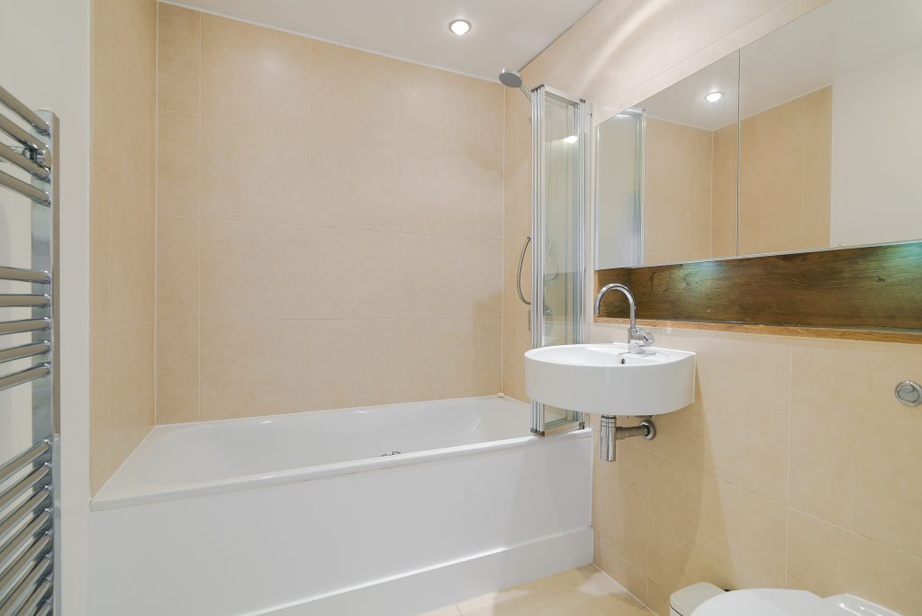 Bathroom – 12 Mountford Mansions SW11