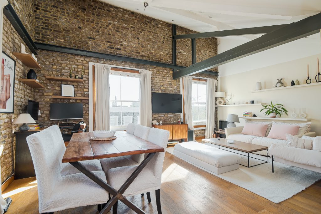 43 St Stephen’s Terrace SW8 – Open Lounge